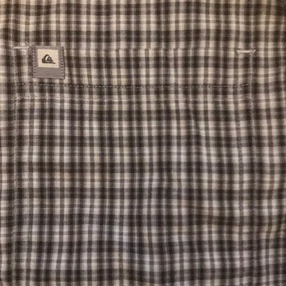 L Quiksilver Button Up - Picture 3 of 3